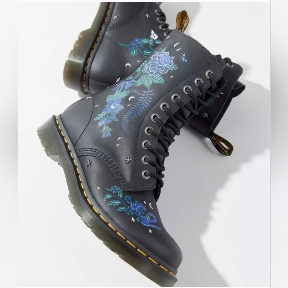 NWB Doc Martens 1490 Combat Boots